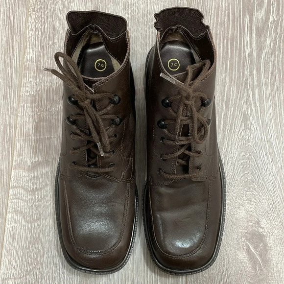 Women's Brown Ankle Boots - Picture 6 of 16
